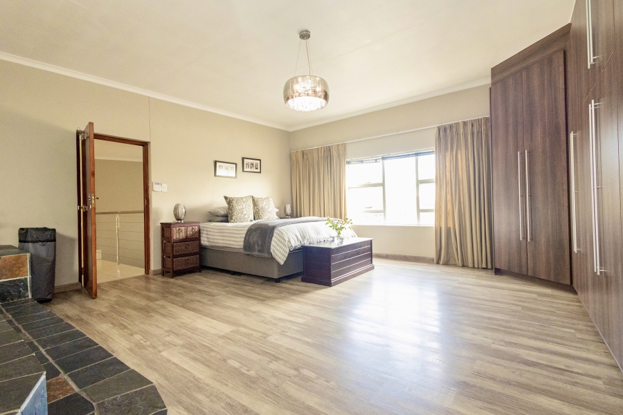 4 Bedroom Property for Sale in Sonstraal Heights Western Cape